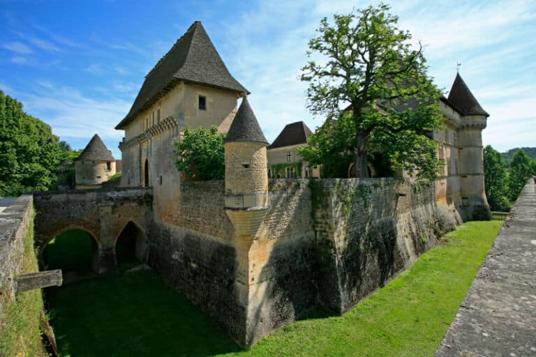 Angle complet douves chateau3