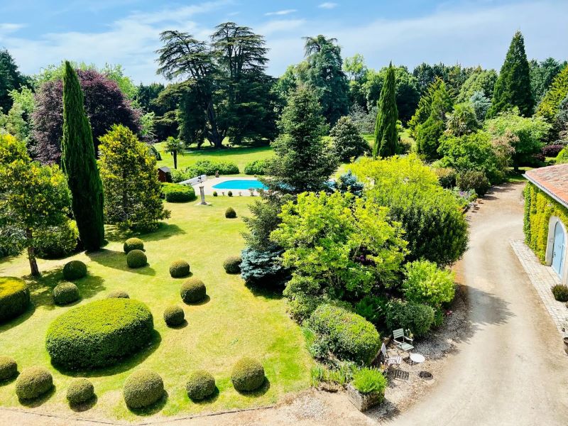 ChateaudeLasteyrie-leparc